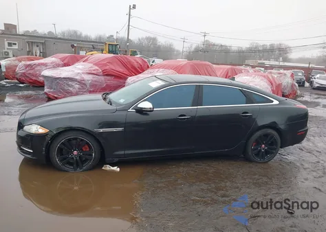 2015 Jaguar Xj Xjl Portfolio z USA, uszkodzony, nr VIN SAJWJ2GD2F8V82366